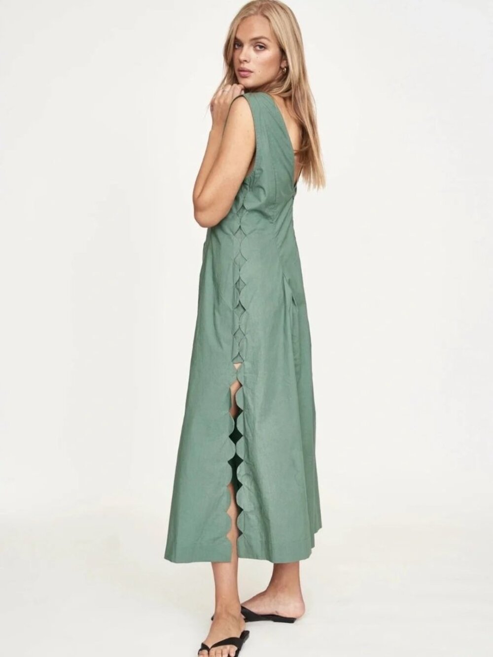 Sleeveless Green Midi Dress with Scalloped Cutouts - Picture 2 of 8